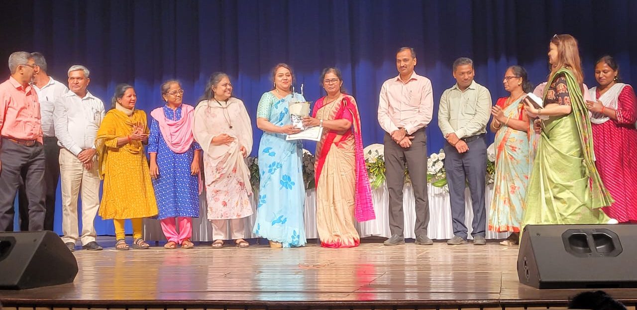 AKI Mohd. Ali Mitha Girls High School Wins ₹1 Lakh Prize in Statewide 'Sunder Shaala' Competition 1 AKI Mohd. Ali Mitha Girls High School Wins ₹1 Lakh Prize in Statewide 'Sunder Shaala' Competition