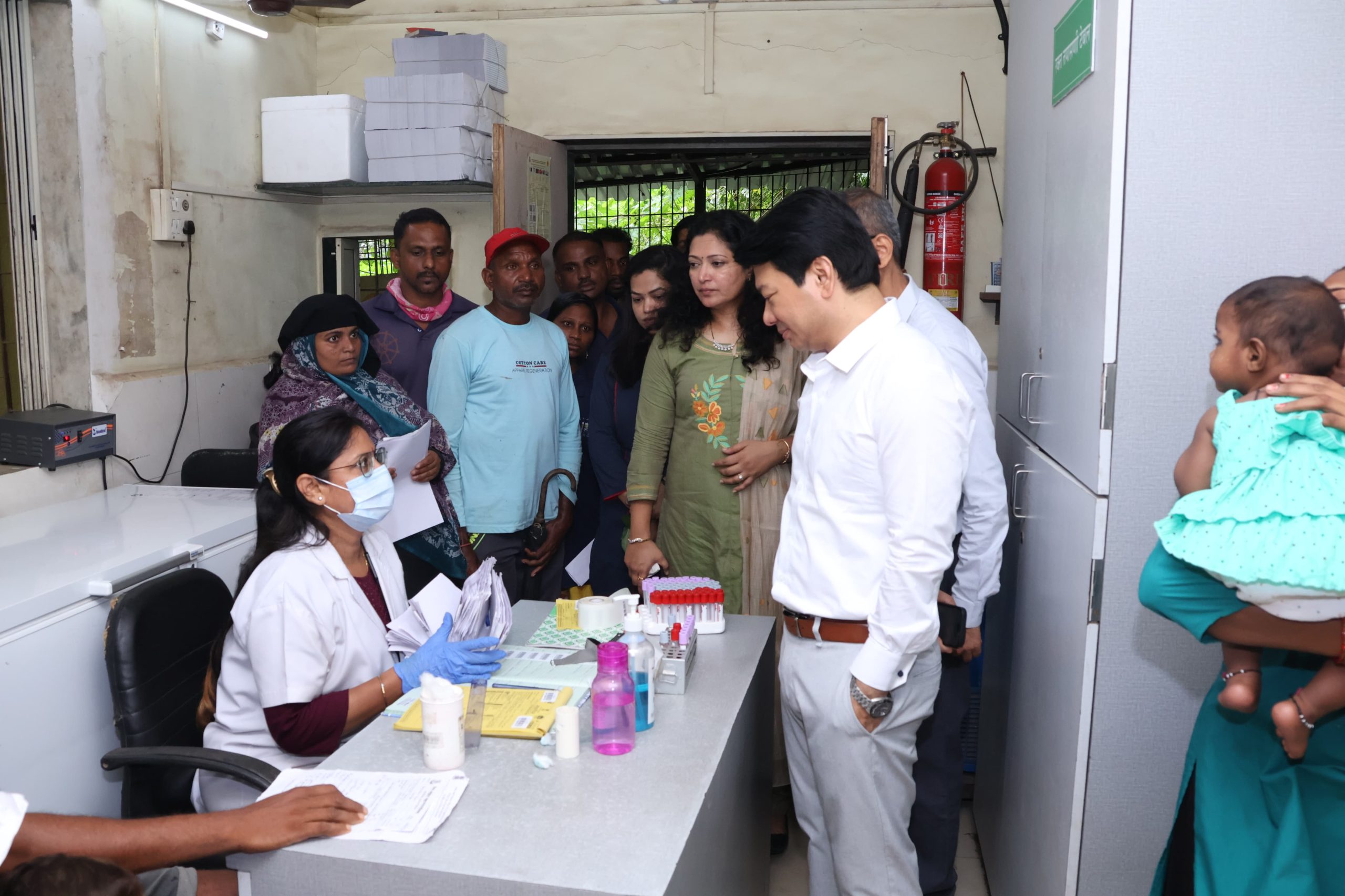 Mira Bhayandar Civic Chief Inspects Health Centres, Veterinary Clinic and Schools