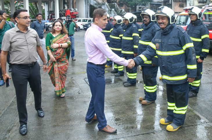 582 Passengers Rescued Safely From Monorail Breakdown In Mumbai