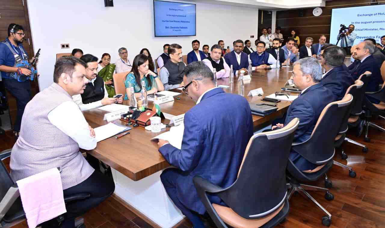 Maharashtra Secures ₹42,892 Crore Investment, 25,892 Jobs; Hyperloop Project Gains Momentum 1 Maharashtra Secures ₹42,892 Crore Investment, 25,892 Jobs; Hyperloop Project Gains Momentum