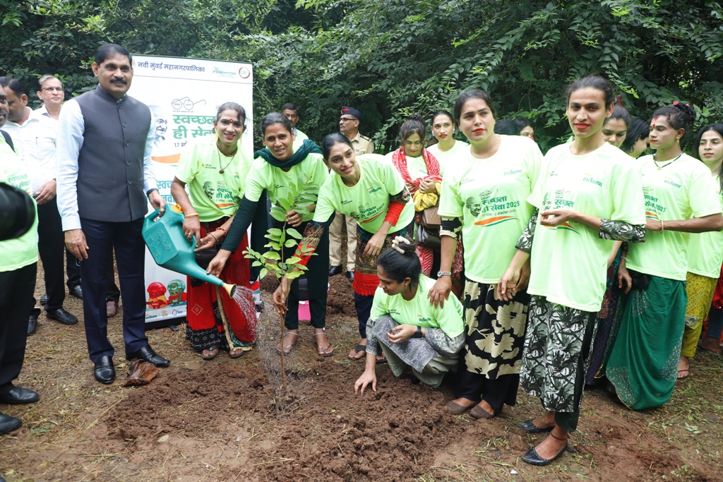 NMMC Launches 'Swachhata Hi Seva' Drive With Tree Plantation At Dr. APJ Abdul Kalam Park, Vashi