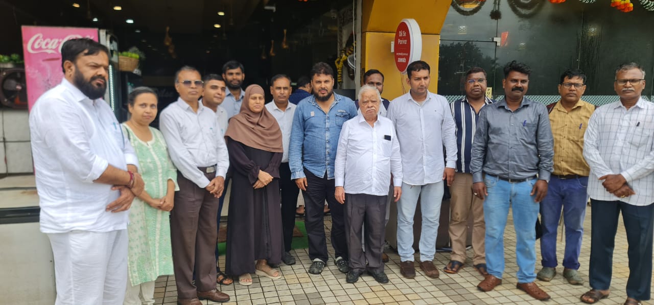 D-Hub Team Visits Demolition Site, Ismail Batliwala Demands Accountability in Kalwa–Mumbra–Diva