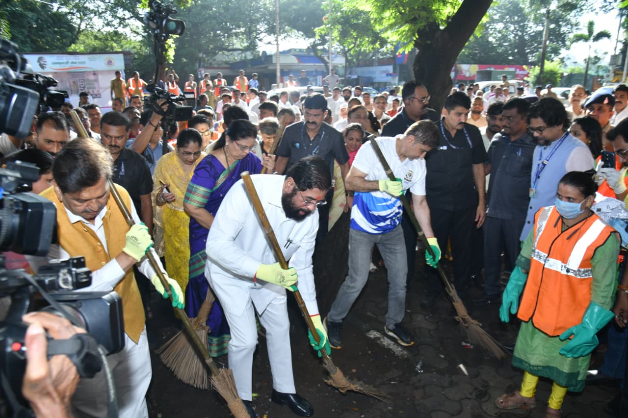 Shinde Vows Continuous Cleanliness Drive For Healthier Mumbai