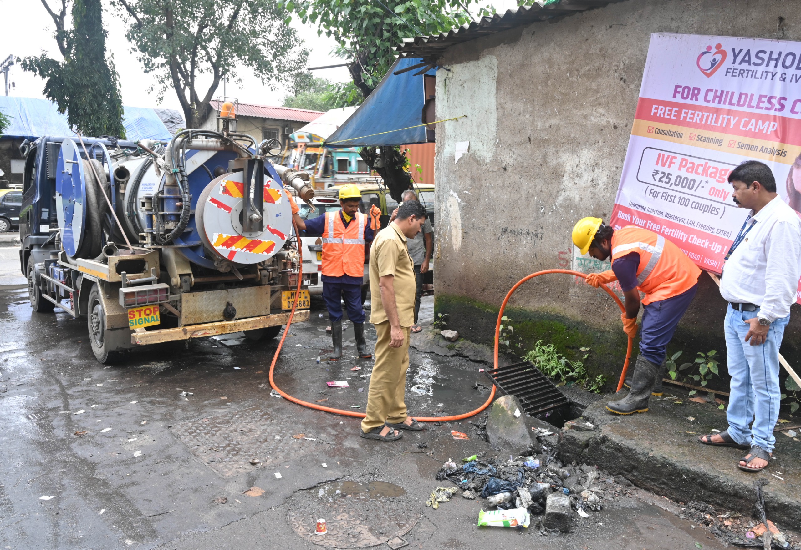 25.25 Metric Tons of Floating Waste Removed on First Day of BMC’s Special Clean-Up Drive
