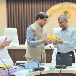 Revenue Department Review Meeting Held Under ACS Vikas Kharge in Thane